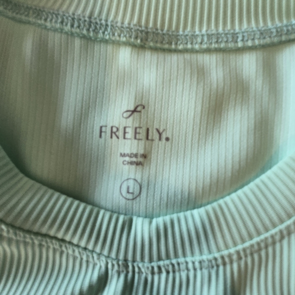 2 Ribbed Tank Scoop Neck Racerback Keyhole Size Large Haven NWT - Picture 4 of 13